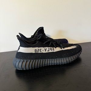 Yeezy 350 V2 Oreo